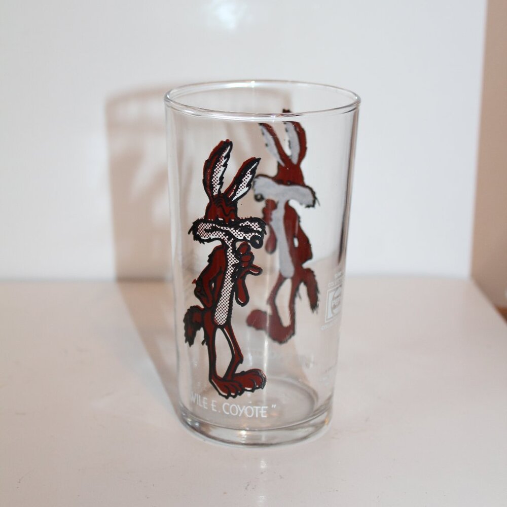 Wile E. Coyote Pepsi/ Tim Hortons  Glass 1978
